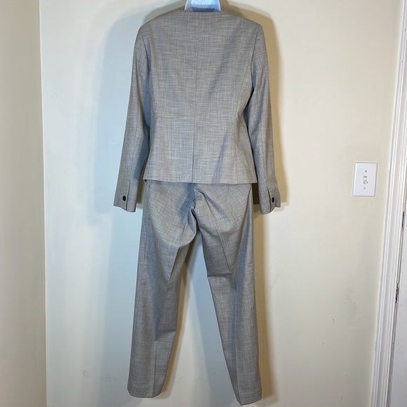 NWT. Ann Taylor 4 Pant Suit Set. - Picture 6 of 16